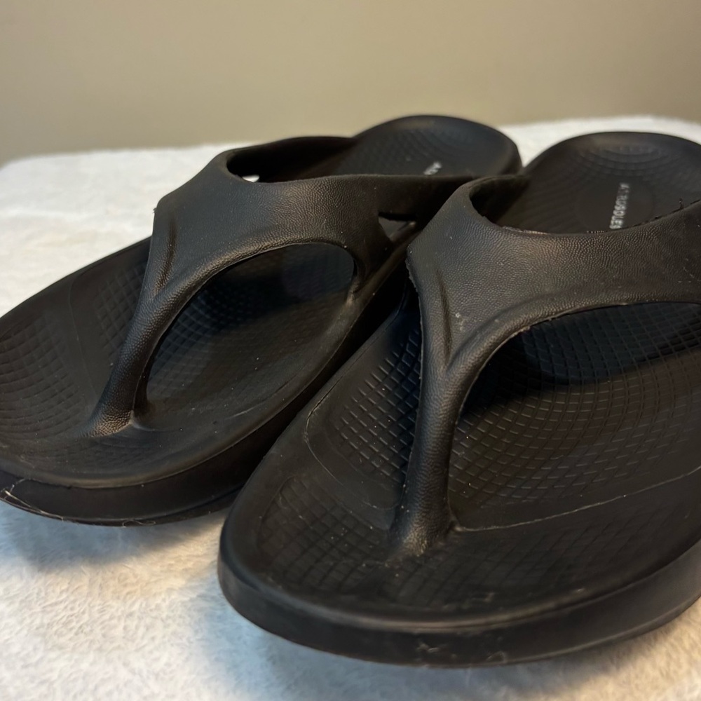 Aerosoles Comfort Thong Sandals Black Synthetic US W7 EU 38 Women Casual